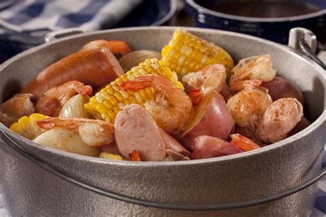 low-country-shrimp-boil-mrfoodcom image