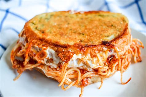 spaghetti-grilled-cheese-thekittchen image