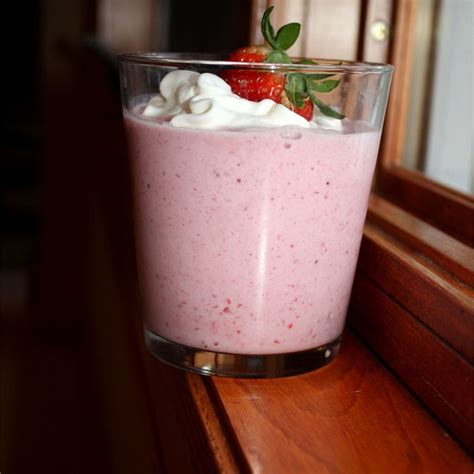 10-strawberry-milkshake-recipes-to-make-at-home image