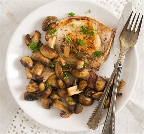 sauteed-mushrooms-with-garlic-and-parsley-where-is image