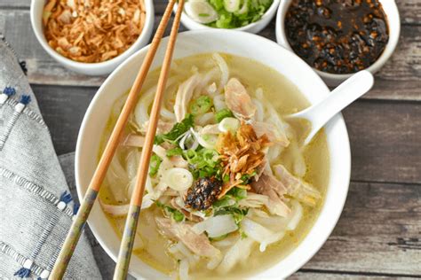 kao-piak-sen-lao-chicken-noodle-soup image
