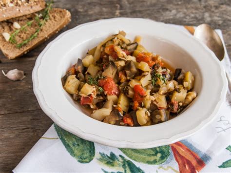 ciambotta-italian-stew-recipes-dr-weils-healthy-kitchen image