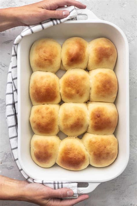 1-hour-buttermilk-dinner-rolls-creme-de-la-crumb image