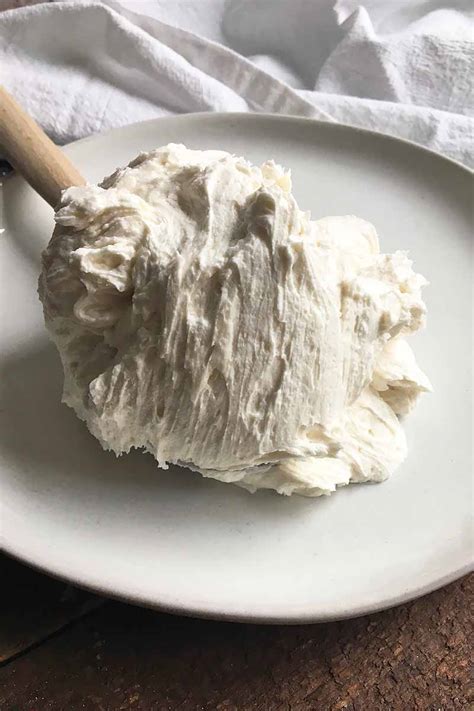 how-to-make-the-best-homemade-vegan-vanilla-frosting image