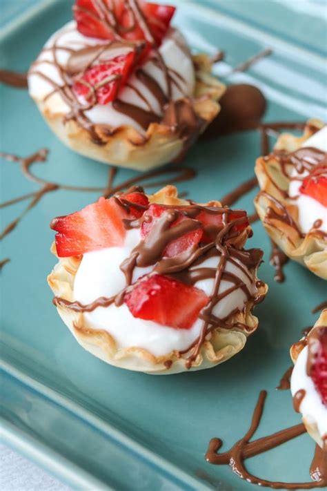 strawberry-dessert-recipes-round-up-the-best-blog image