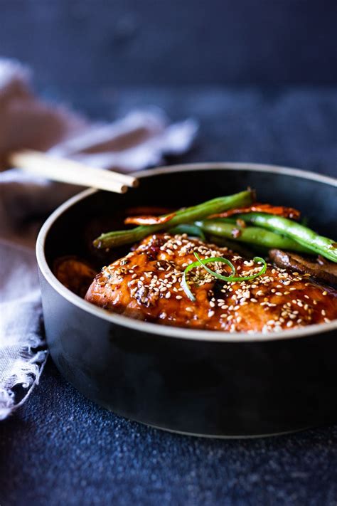 szechuan-salmon-with-scallion-green-beans-feasting image