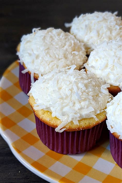 tropical-cupcakes-with-doctored-cake-mix-bakes-and image