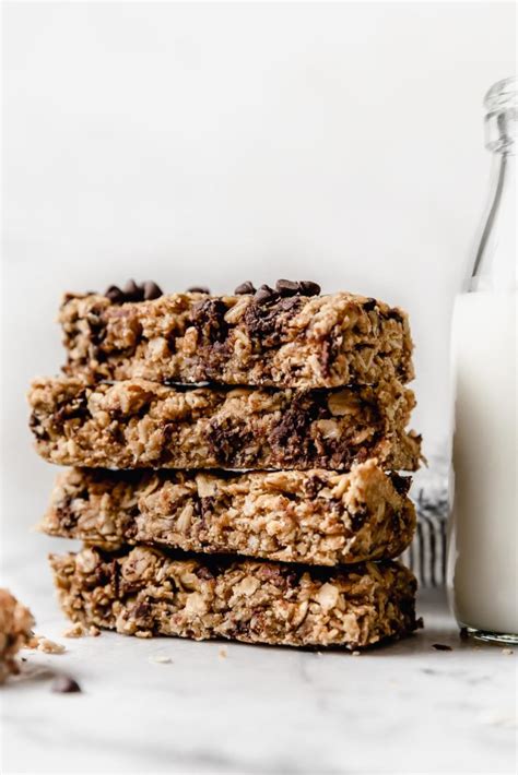 5-ingredient-healthy-peanut-butter-granola-bars-the image