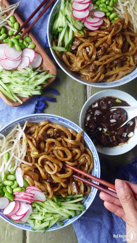 zha-jiang-mian-炸酱面-beijings-signature-noodles image