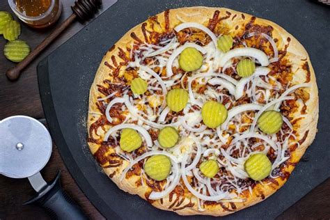 nashville-hot-chicken-pizza-the-starving-chef image