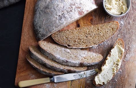 caraway-rye-bread-healthy-food-guide image