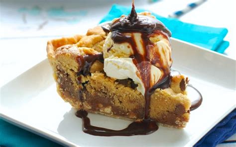 20-mind-blowing-chocolate-and-peanut-butter-desserts image