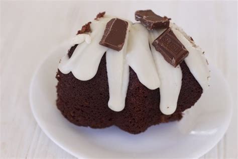 hershey-chocolate-bar-bundt-cake-recipe-staying image