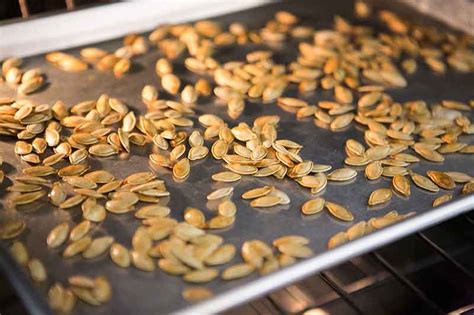 roasted-pumpkin-seeds-recipe-super-easy-simply image