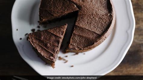 chocolate-cake-recipe-how-to-make-chocolate-cake image