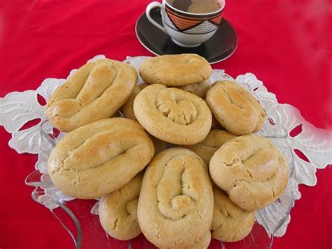 koulourakia-paschalina-greek-easter-cookies image