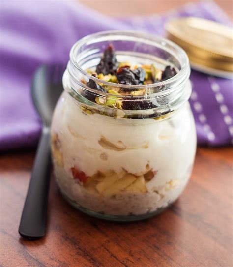 healthy-yogurt-parfait-with-oats-and-fresh-fruits image
