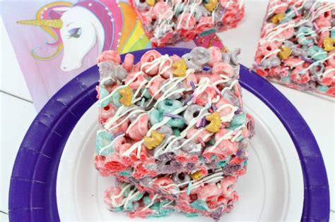 unicorn-rice-krispies-treat-dessert-savvy-mama image