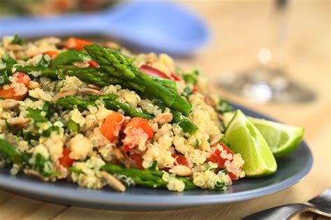 quinoa-and-asparagus-salad-vegkitchen image