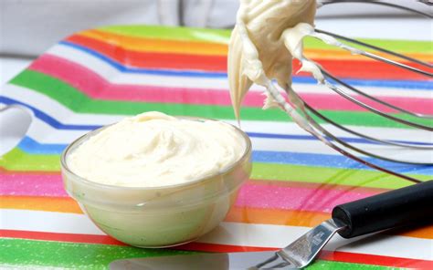 white-chocolate-cream-cheese-buttercream-better image