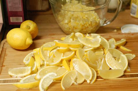 honey-lemon-marmalade-food-in-jars image