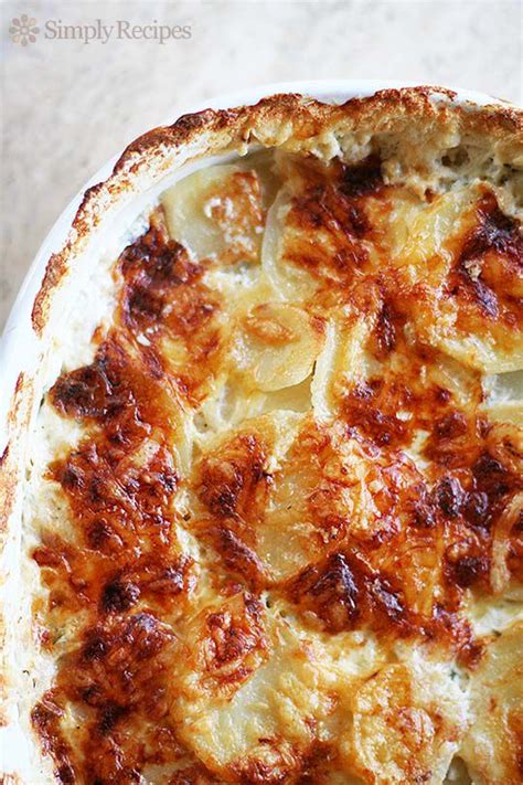 scalloped-potatoes-the-creamier-the-better image