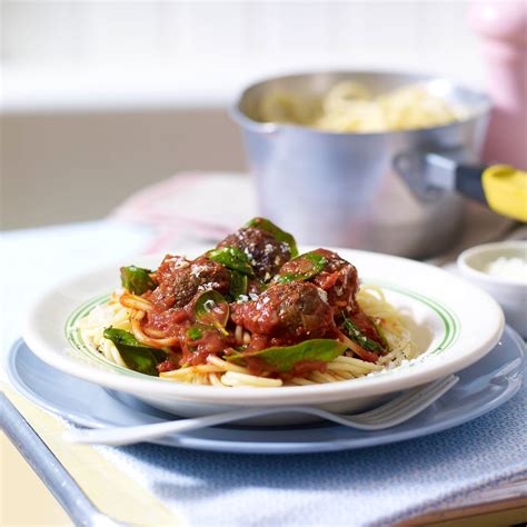 meatballs-and-spinach-dinner-recipes-woman image