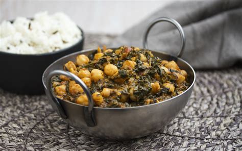 palak-chole-indian-spinach-and-chickpea-curry image