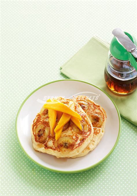 sydney-markets-banana-pancakes-with-mango image