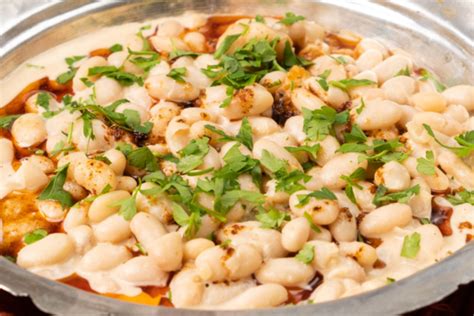 creamy-white-beans-with-tahini-vartabit-pacha image
