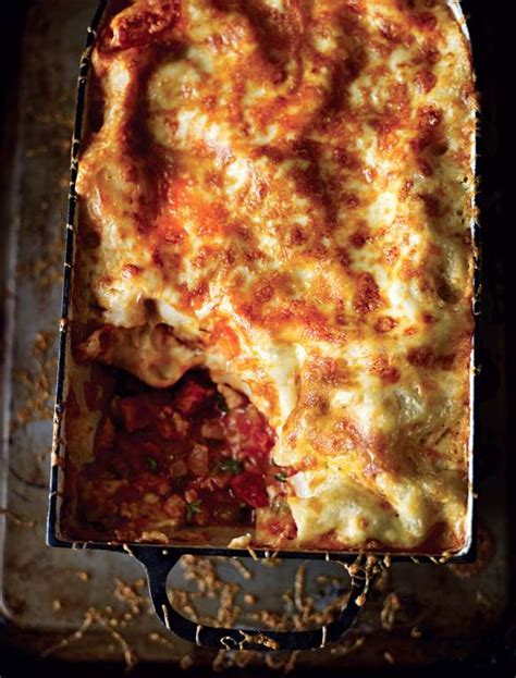 chicken-and-chorizo-lasagne-the-happy-foodie image