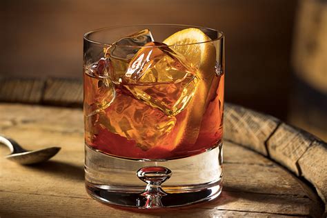 classic-old-fashioned-recipe-how-to-make-the-iconic image