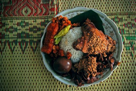 the-21-best-dishes-to-eat-in-indonesia-culture-trip image