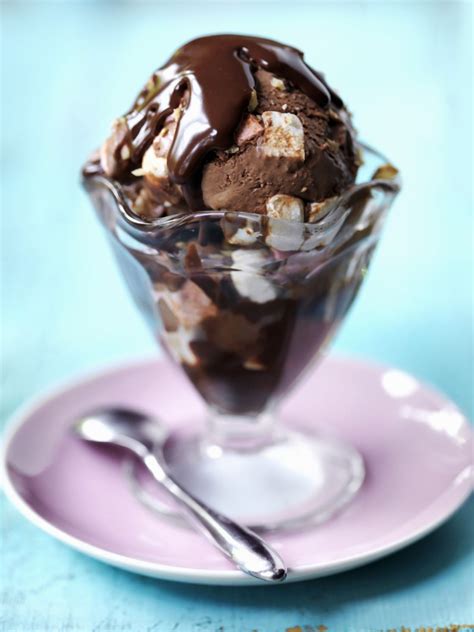chocolate-sundae-with-marshmallows-recipe-eat image