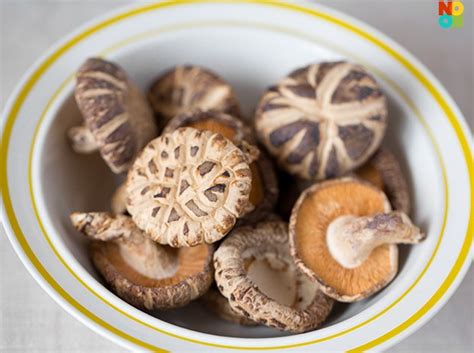 braised-shiitake-mushrooms-recipe-noob-cook image
