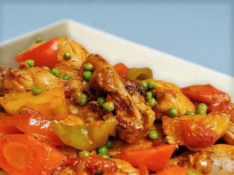 chicken-afritada-afritadang-manok-recipe-pinoy-food image