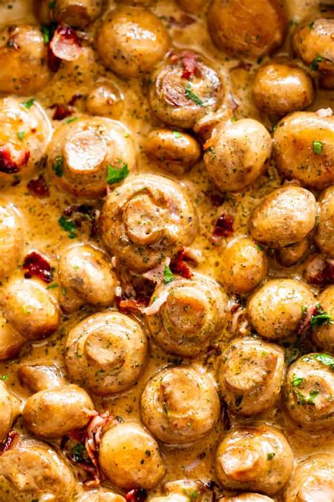 creamy-garlic-mushrooms-with-bacon-easy-keto image