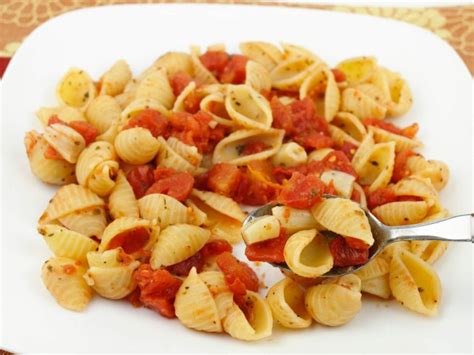 macaroni-and-tomatoes-recipe-cdkitchencom image