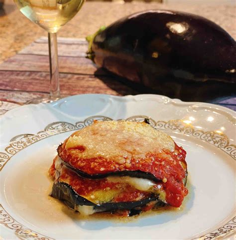 eggplant-aubergines-parmigiana-di-melanzane-on-the image