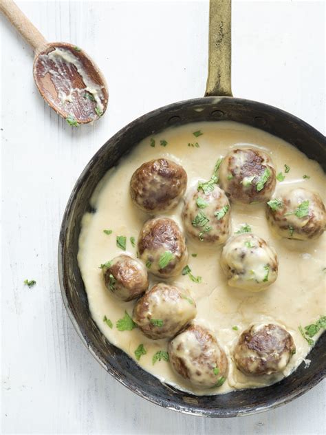 how-to-make-an-authentic-swedish-meatballs-sauce image