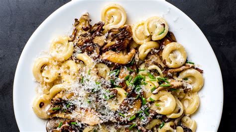 a-creamy-mushroom-pasta-for-when-nothing-else-will-do image