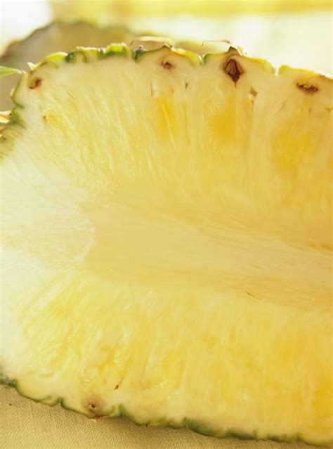 grilled-pineapple-with-coconut-milk-ricardo image