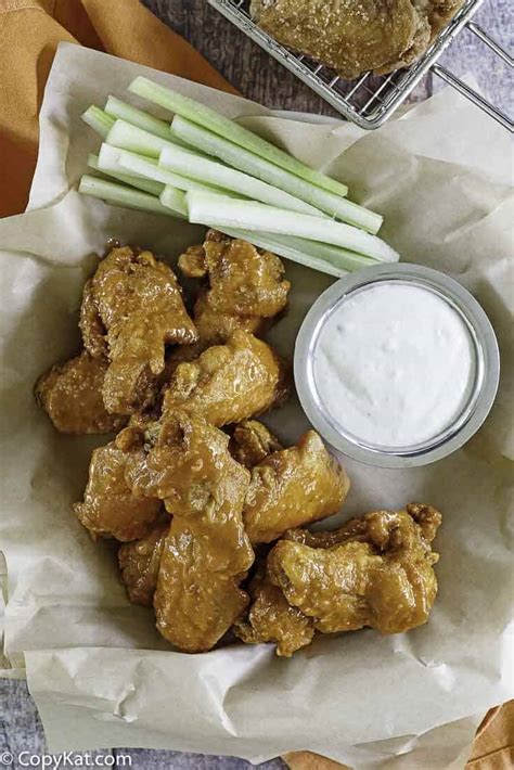hooters-hot-wings-easy-spicy-snack-you-can-make image