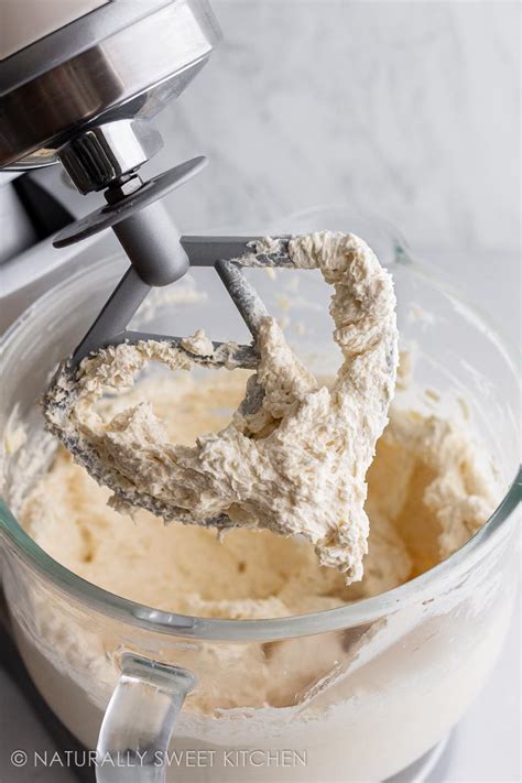 vanilla-buttercream-frosting-no-icing-sugar-refined image