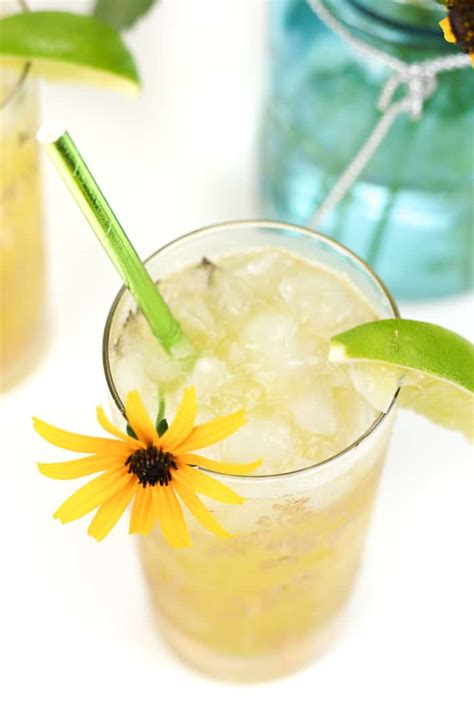 black-eyed-susan-cocktail-preakness-stakes-drink image