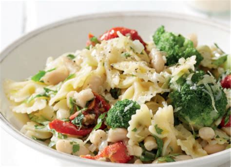 white-bean-and-broccoli-farfalle-pepper-leaf-meal-kits image