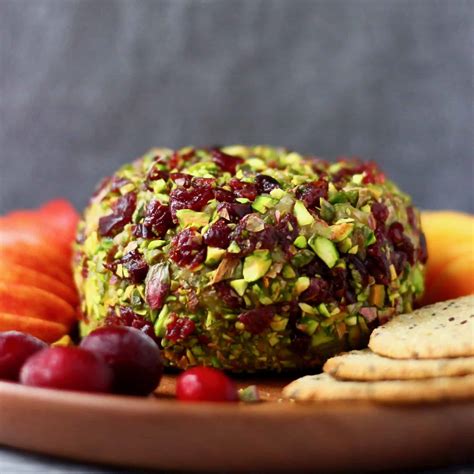 vegan-cashew-cheese-ball-rhians image