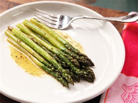 braised-asparagus-recipe-serious-eats image
