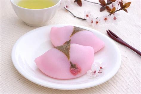 2019-edition-15-cherry-blossom-flavored-foods-to-try image