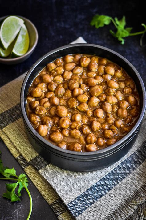 punjabi-chole-tangy-chickpea-curry-instant-pot image